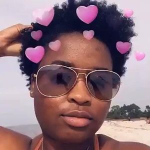 Meet your Posher, Naomi